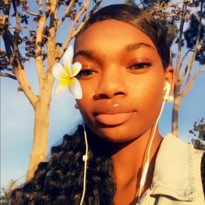 Meet your Posher, Isis